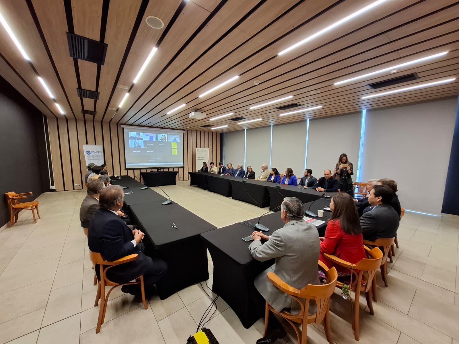 Firma acuerdo Colegio de Ingenieros y Condefi 03