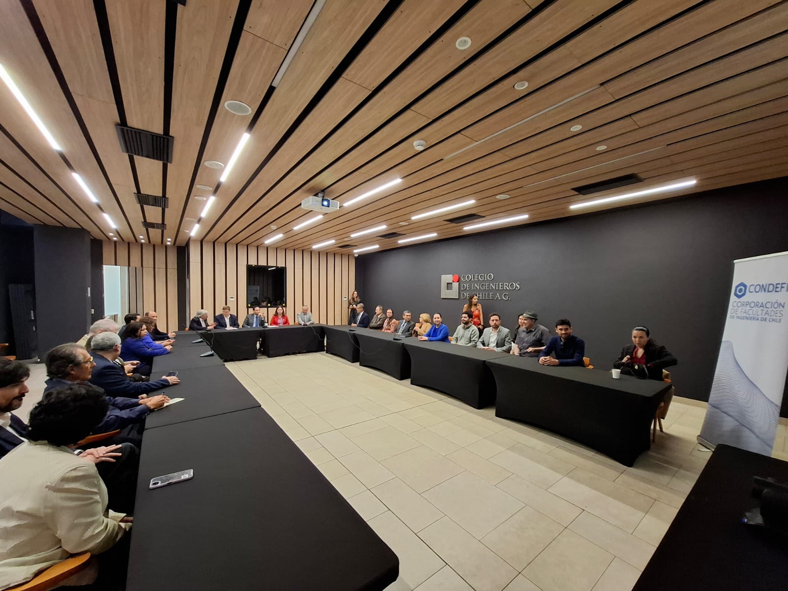 Firma acuerdo Colegio de Ingenieros y Condefi 04