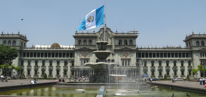 Gobierno-Guatemala-adjudicacion-Universidad-Finis-Terrae-Derecho-proceso-seleccion-Superintendencia-Competencia-principal