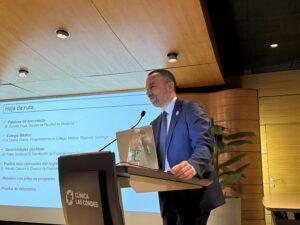 Dr. Ernesto Vega, decano Facultad de Medicina