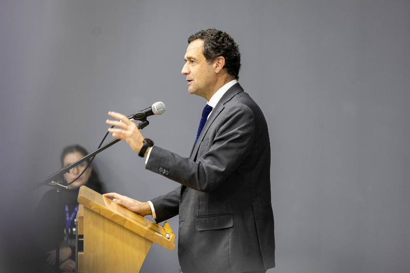 Rector Juan Eduardo Vargas