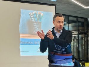 Dr. Ernesto Vega, decano de la Faculta de Medicina