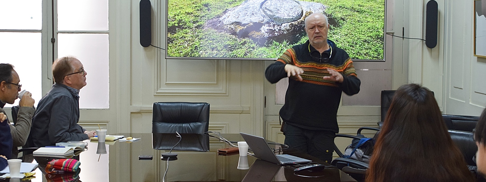 Seminario historia 1 tablet grande