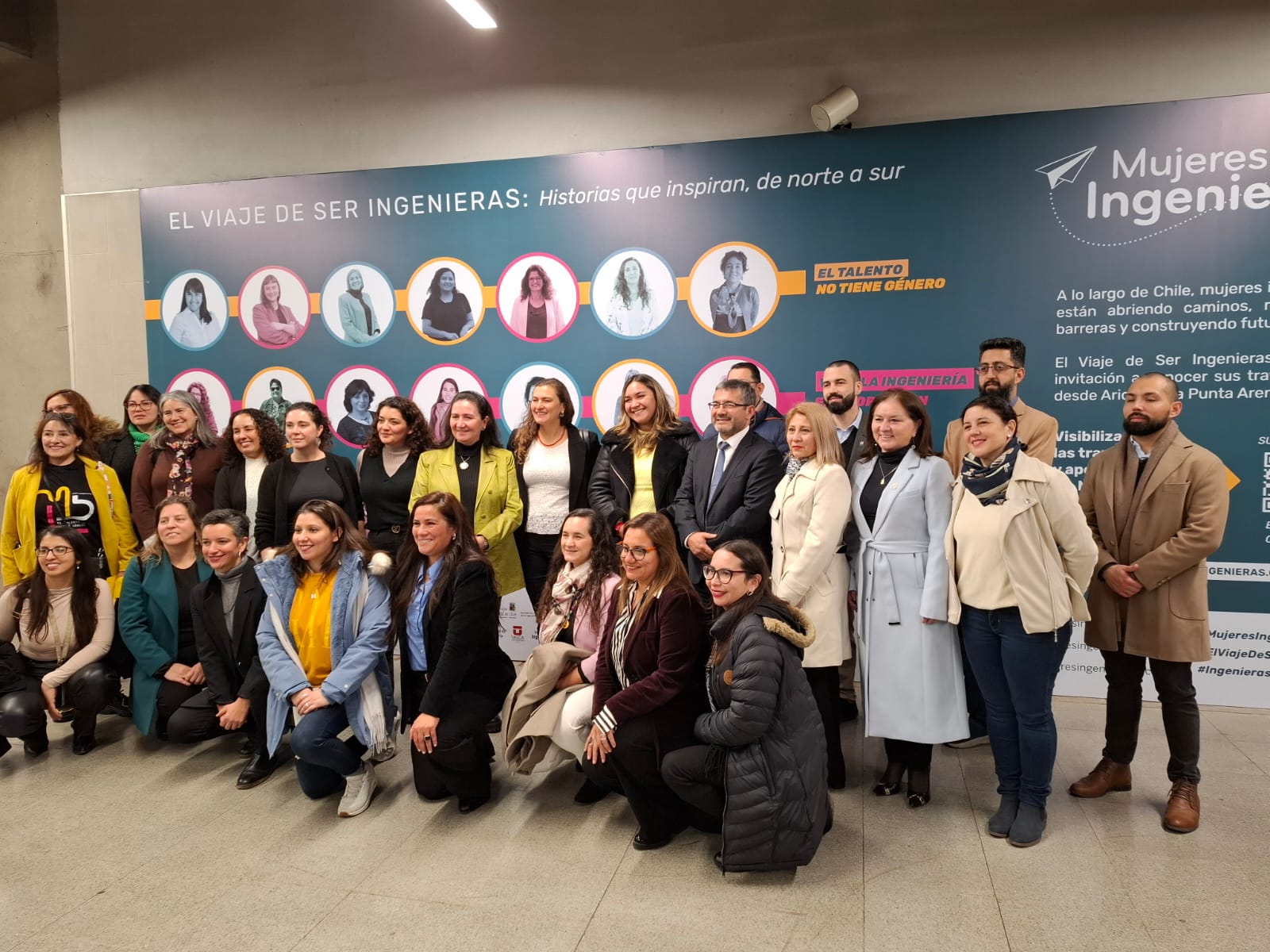 Viaje de ser ingenieras Metro Foto grupal Metro 1