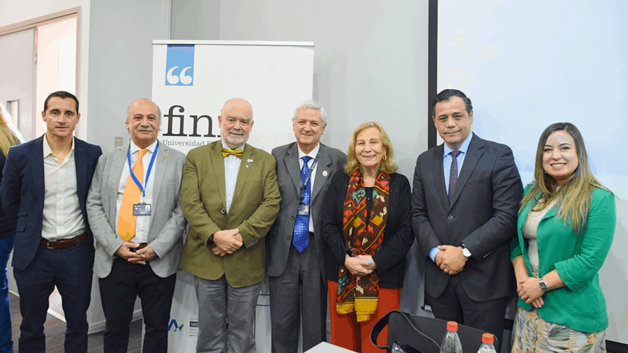 El Observatorio de Salud Pública Oral del Centro de Estudios e Innovación en Odontología y el Centro de Políticas Públicas de la U. Finis Terrae proponen soluciones a la lista de espera odontológica 