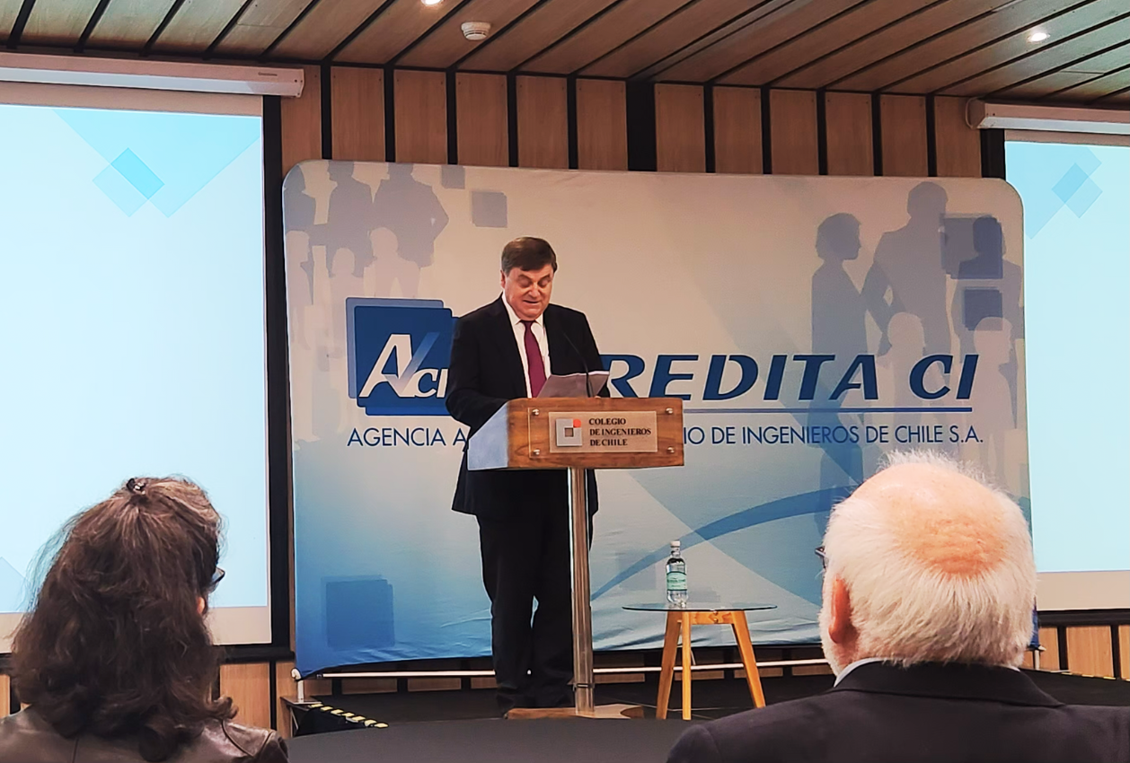 Colegio de Ingenieros reconocie carreras certificadas por Acredita CI 02