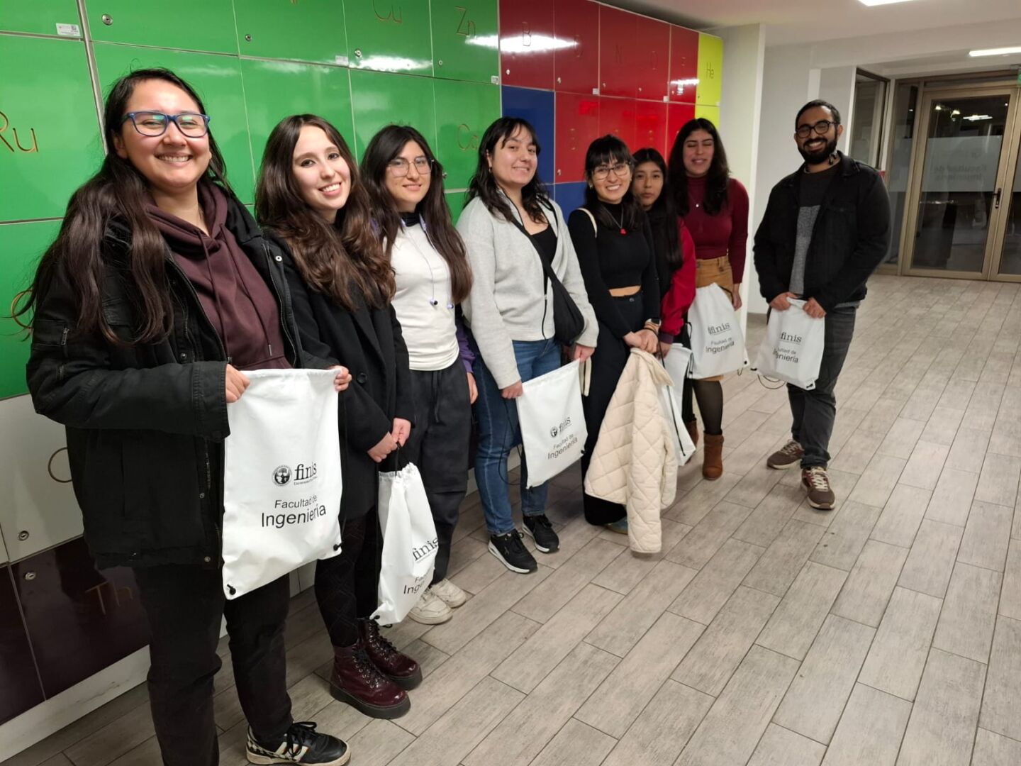 Niñas Pro en Fac ingenieria 01