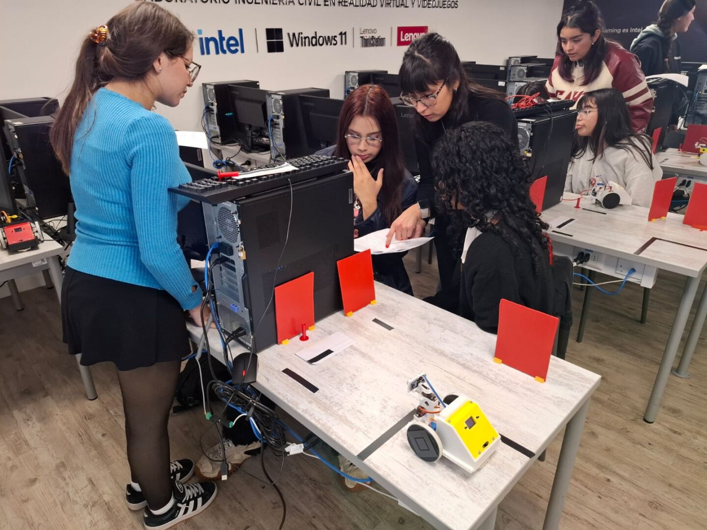 Niñas Pro en Fac ingenieria 03