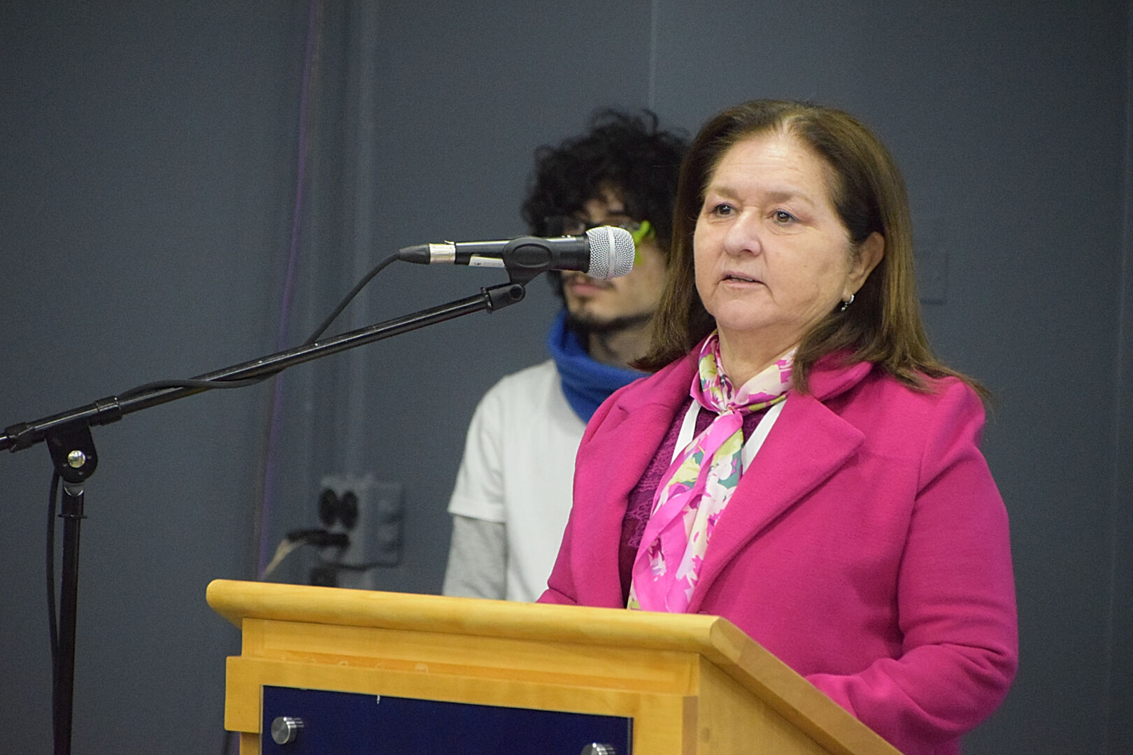 Decana Urrutia en seminario IA y RV 01