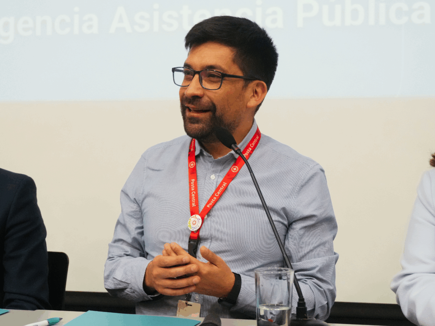 Dr Barria en firma convenio Finis Huap