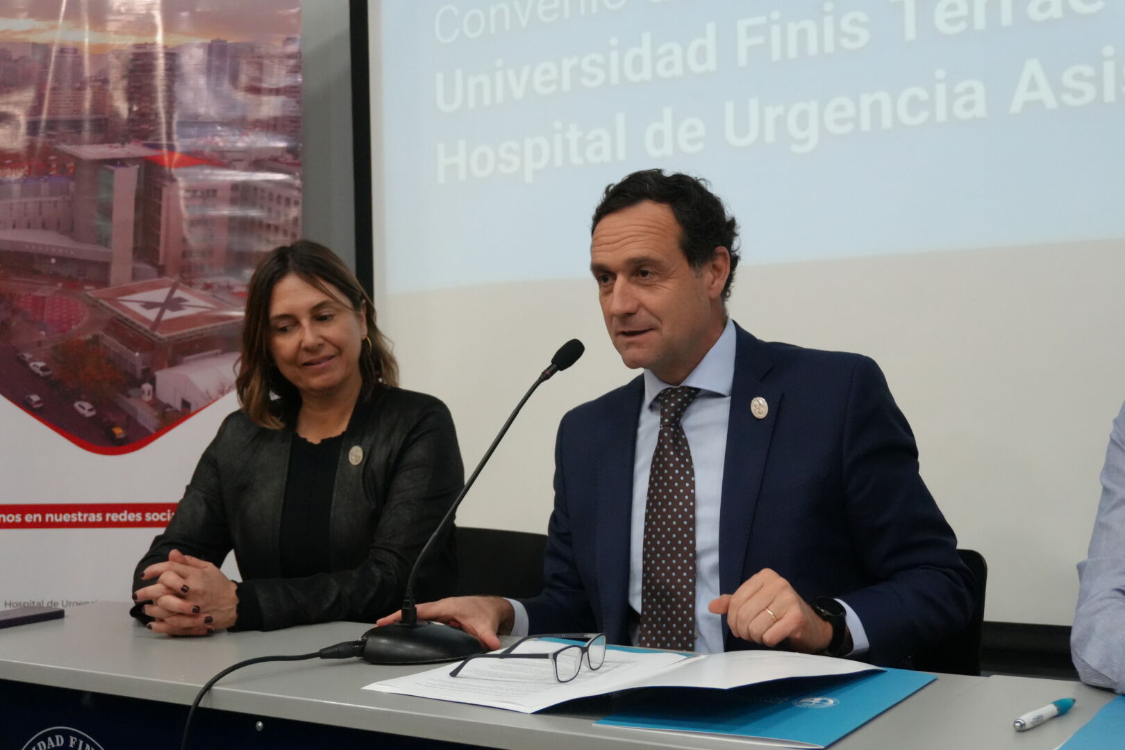 Rector Vargas firma convenio Finis Huap 01