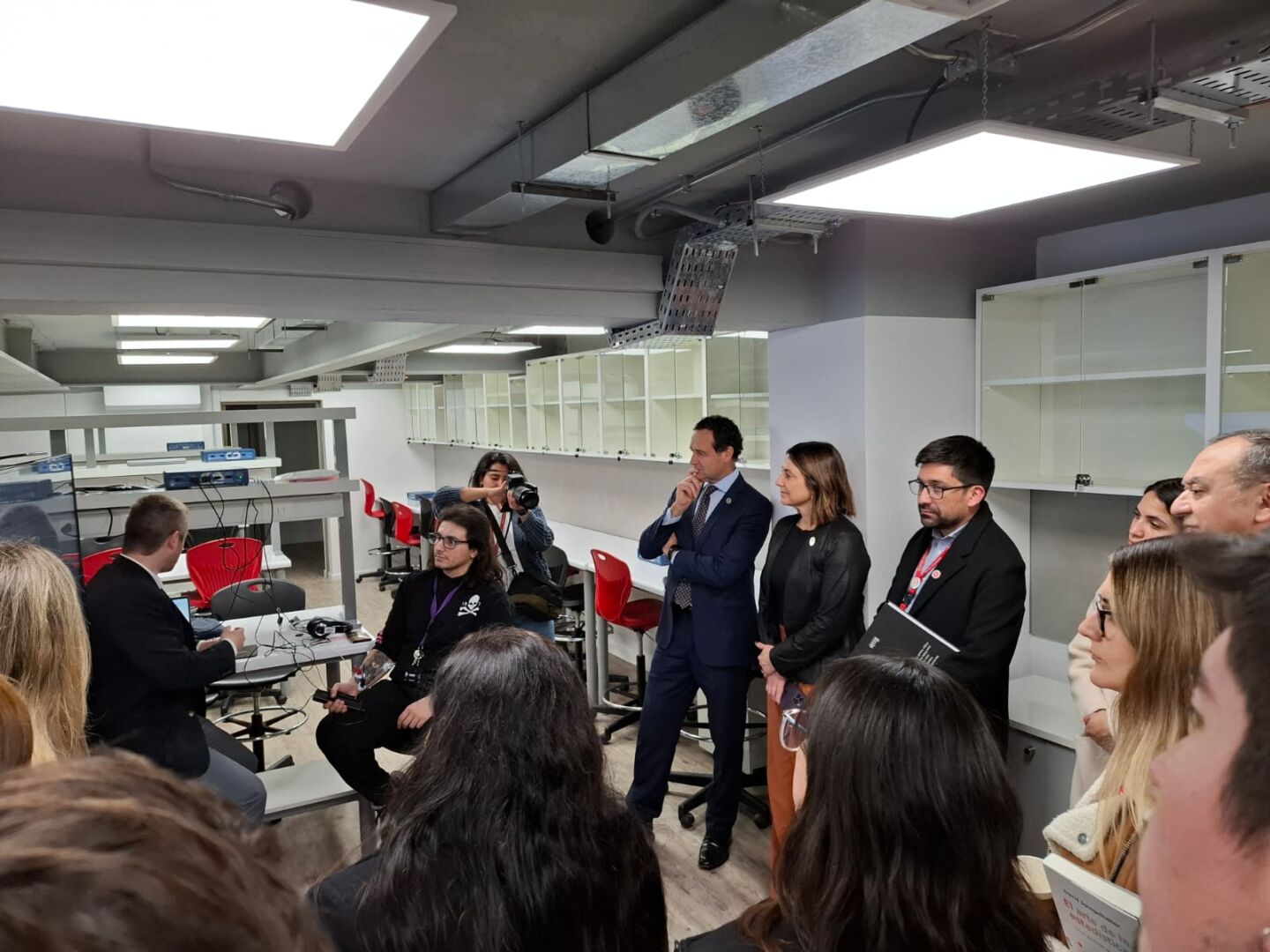 Rector en lab Biomedica 03