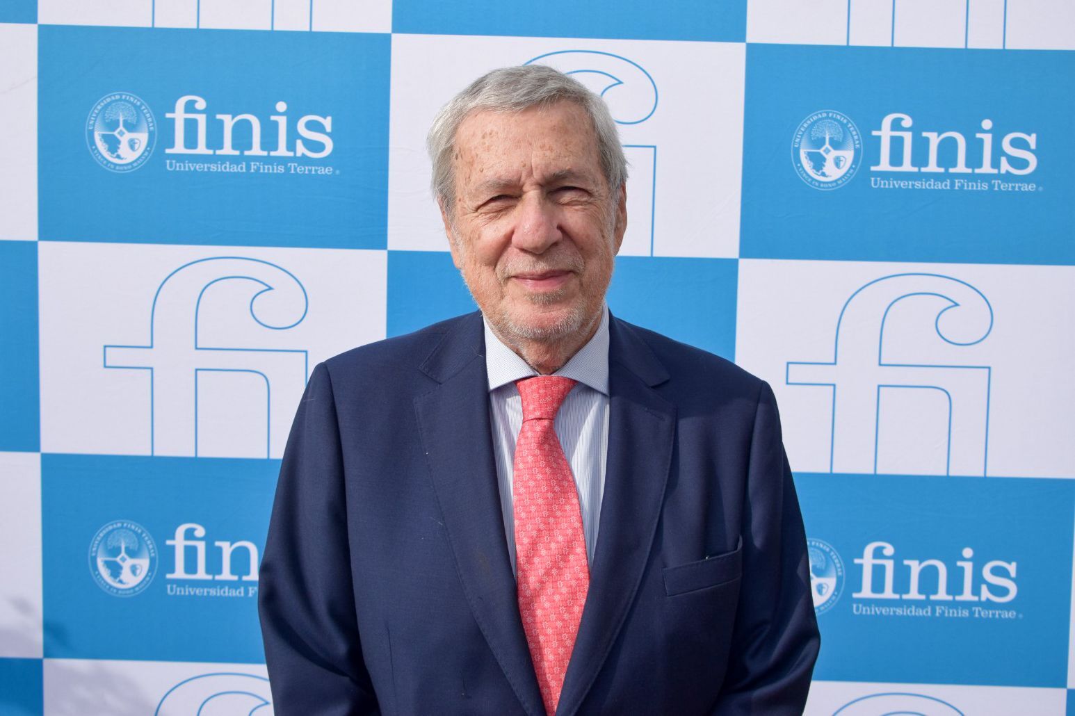 Alberto van Klaveren U. Finis Terrae