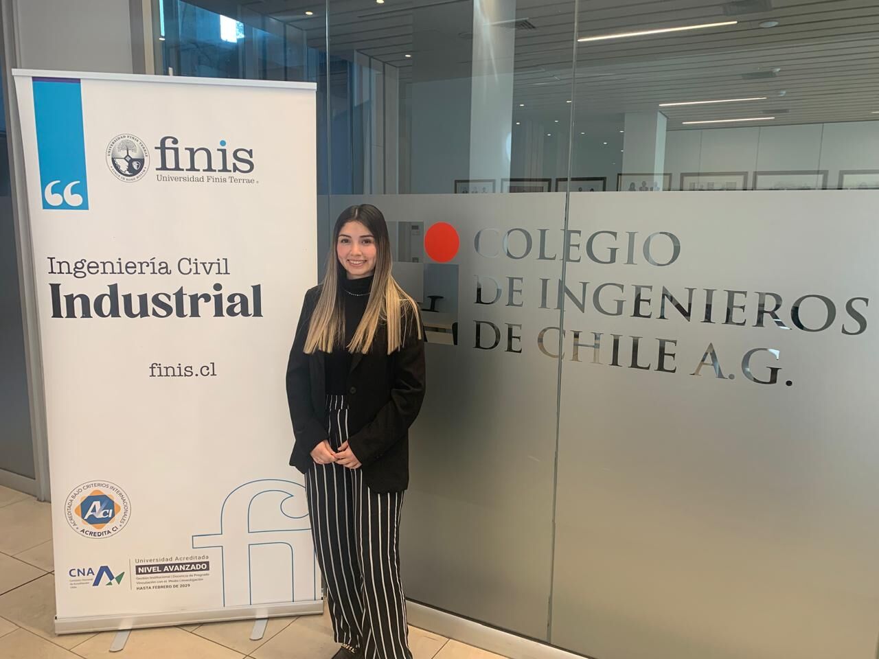 Alexia Castro estudiante reconocida 2025 por Colegio de Ingenieros 01