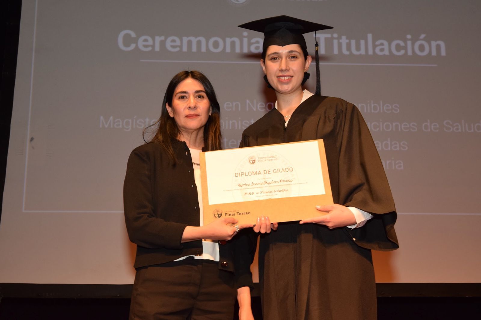 Ceremonia titulación Postgrados FEN 4