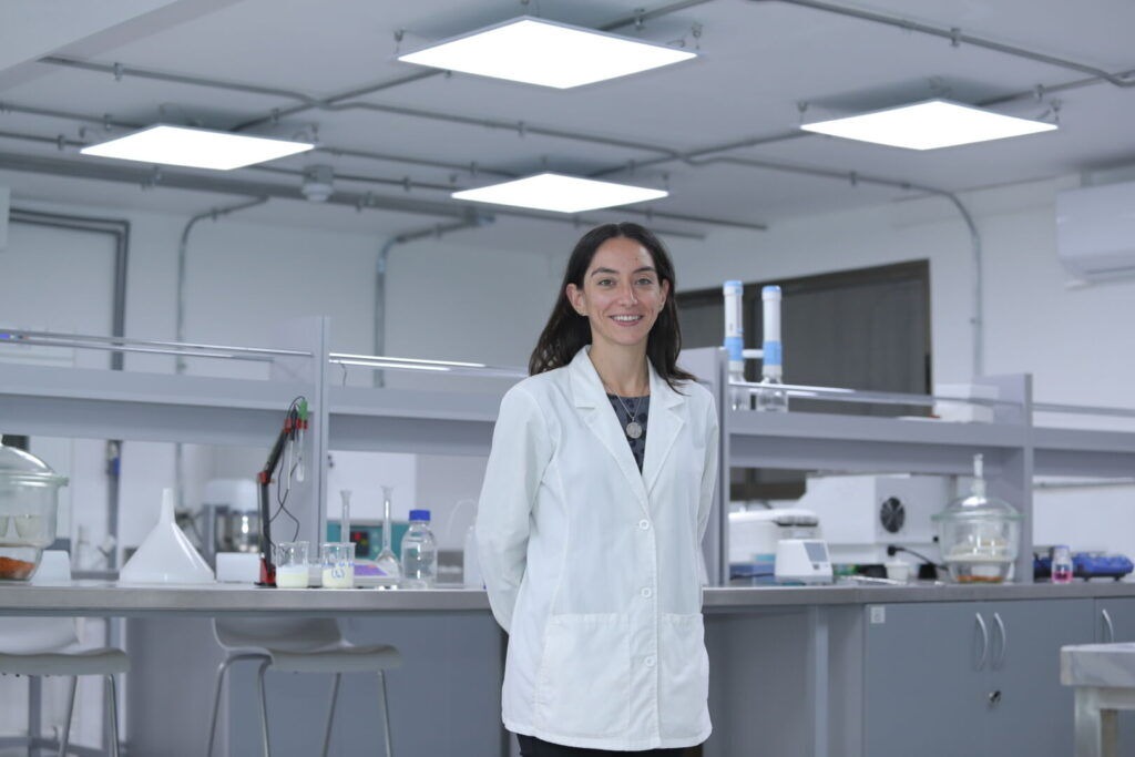 Dra.-Layla-Simon-2-1024×683