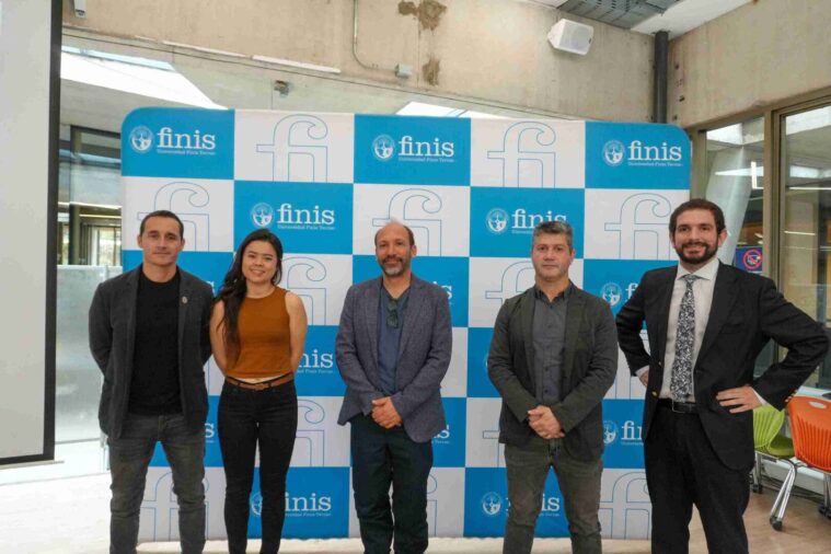 Participantes conversatorio resiliencia en salud