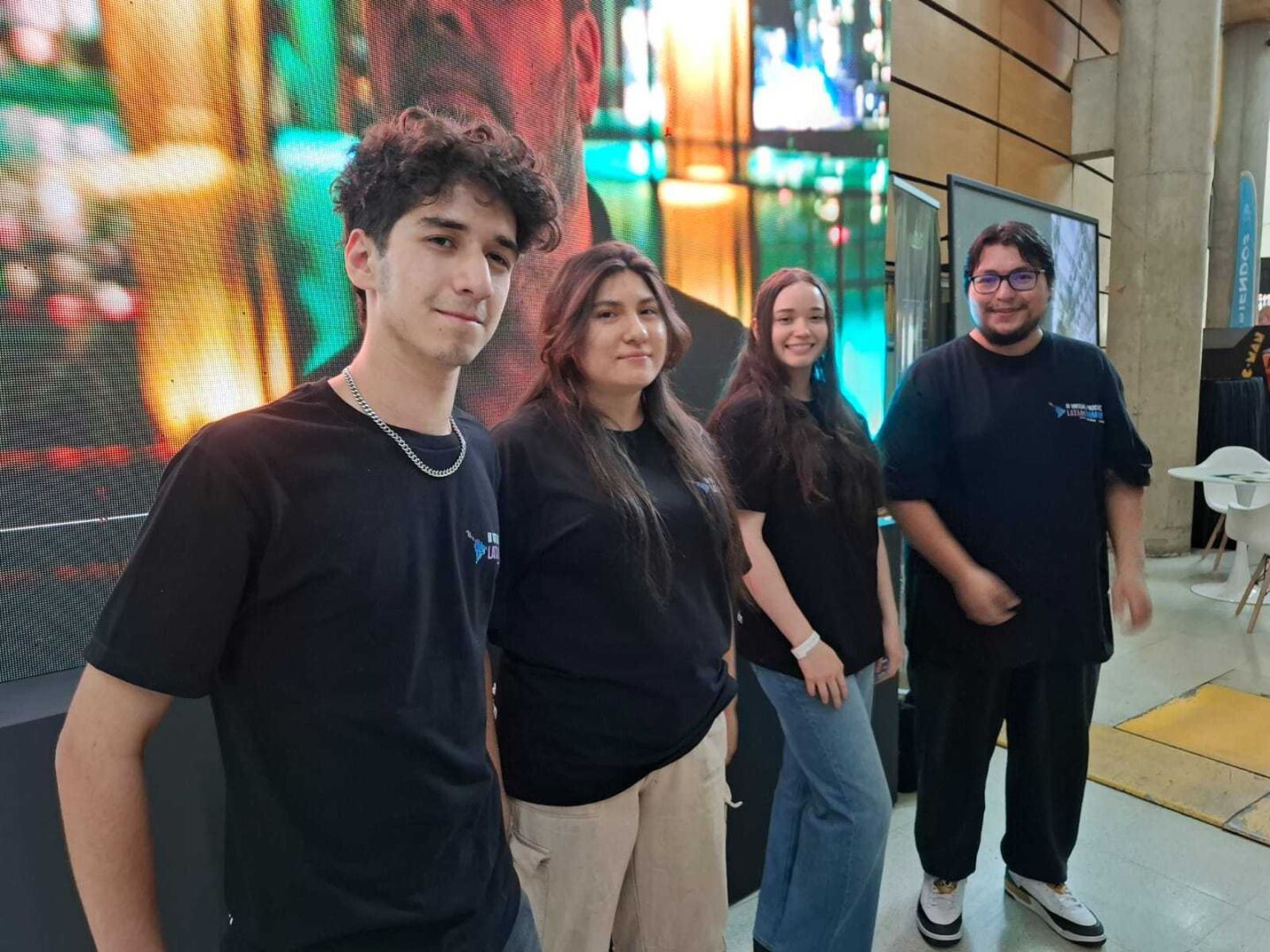 Voluntarios Escuela de IC en IA y RV en Summit 01-compressed