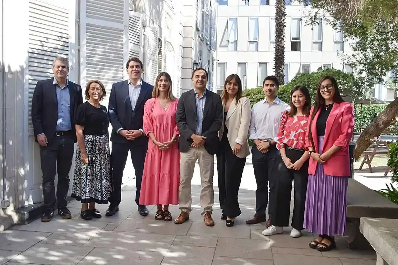 Un lazo que aporta: programa Alumni de mentorías refuerza vínculo de titulados de Ingeniería Comercial con la U. Finis Terrae