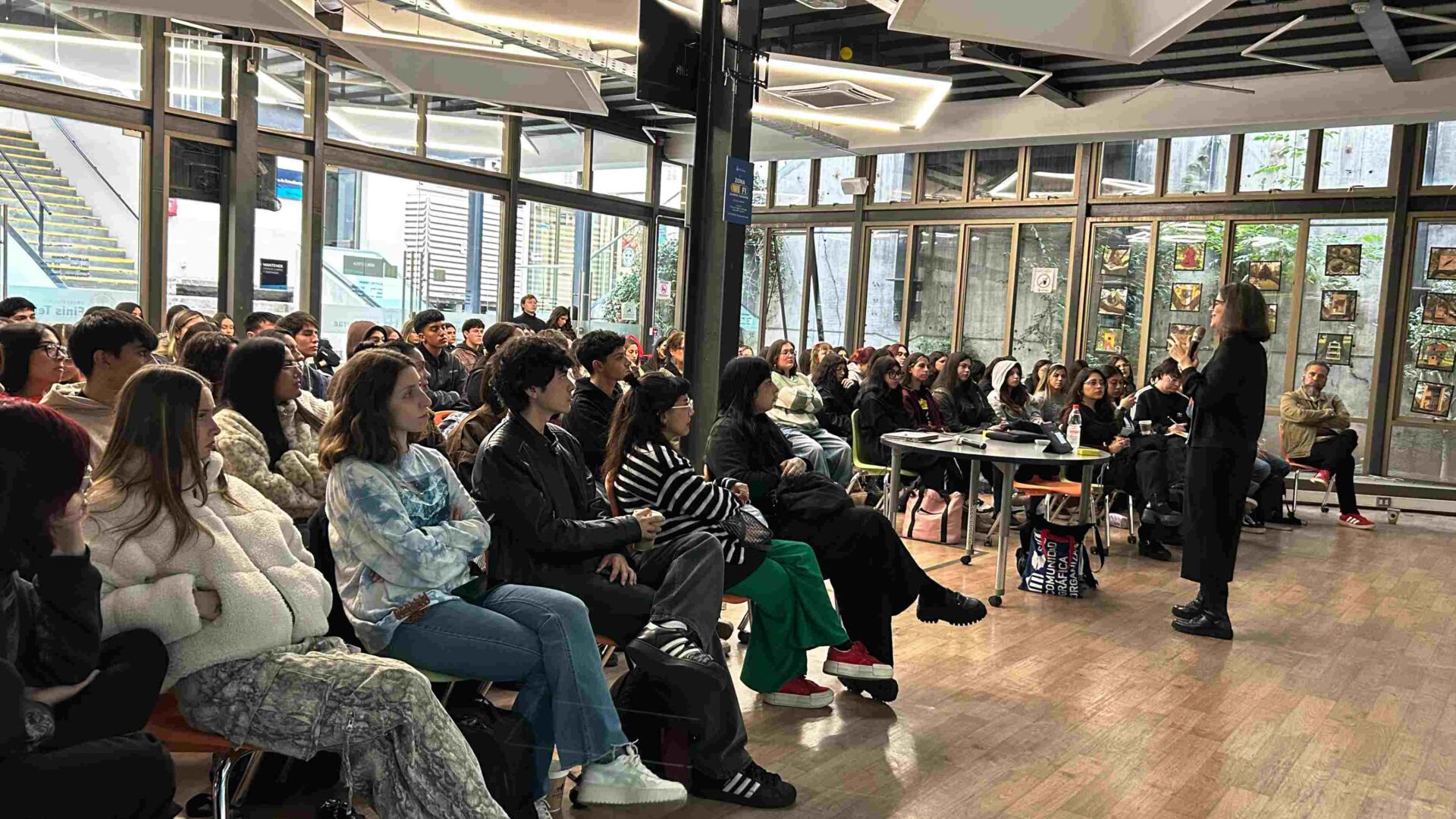 Escuela de Diseño impulsa el liderazgo creativo y la autogestión junto a la destacada diseñadora Laura Varsky