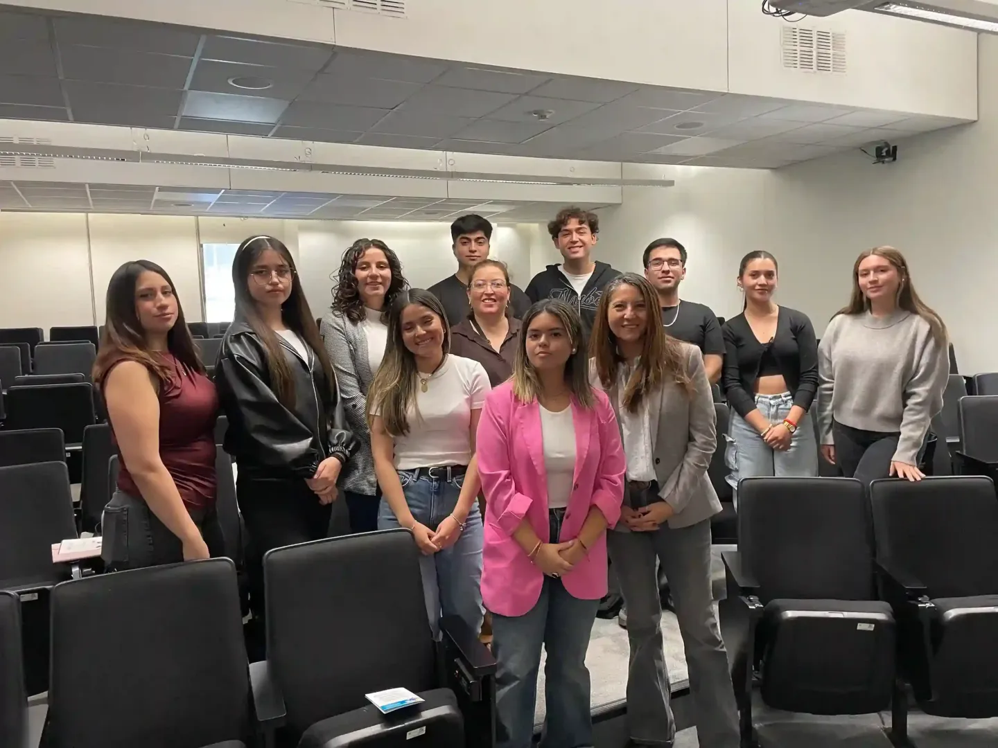 Oficina de Integridad y Equidad fortalece trabajo colaborativo con la Escuela de Derecho