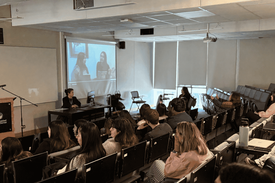 Pedagogía en Educación Básica celebra el fomento lector con booktubers, cuentacuentos y la magia de Hogwarts