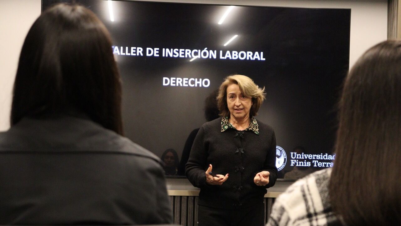 Facultad de Derecho desarrolló la segunda versión del Taller de Inserción Laboral destinado a alumnos de 3er a 5to año