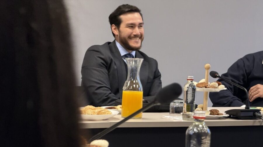 Profesor de la Facultad de Derecho U. Finis Terrae, Andrés Lafuente, visita el CAM Santiago