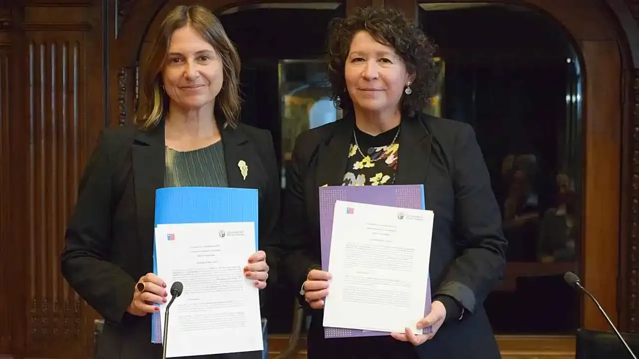 Biblioteca Nacional y U. Finis Terrae firman convenio de colaboración 