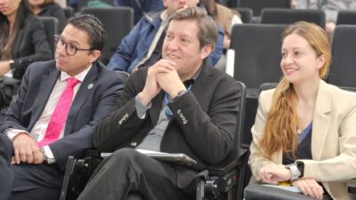 Autoridades de la Facultad de Medicina y Salud presentes en el Congreso de Patología Oral