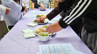 Escuela de Nutrición realiza actividad para concienciar sobre el desperdicio de alimentos