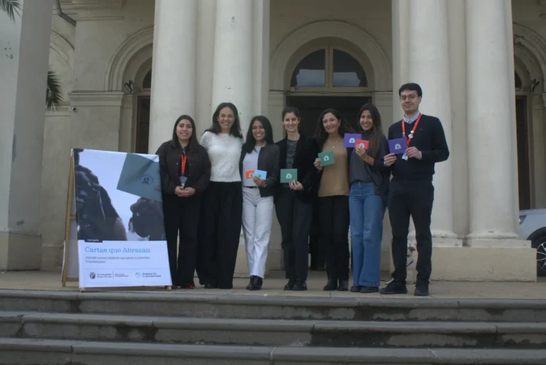 Cartas que abrazan: más de 100 mensajes de la comunidad universitaria llegaron a pacientes del Hospital del Salvador